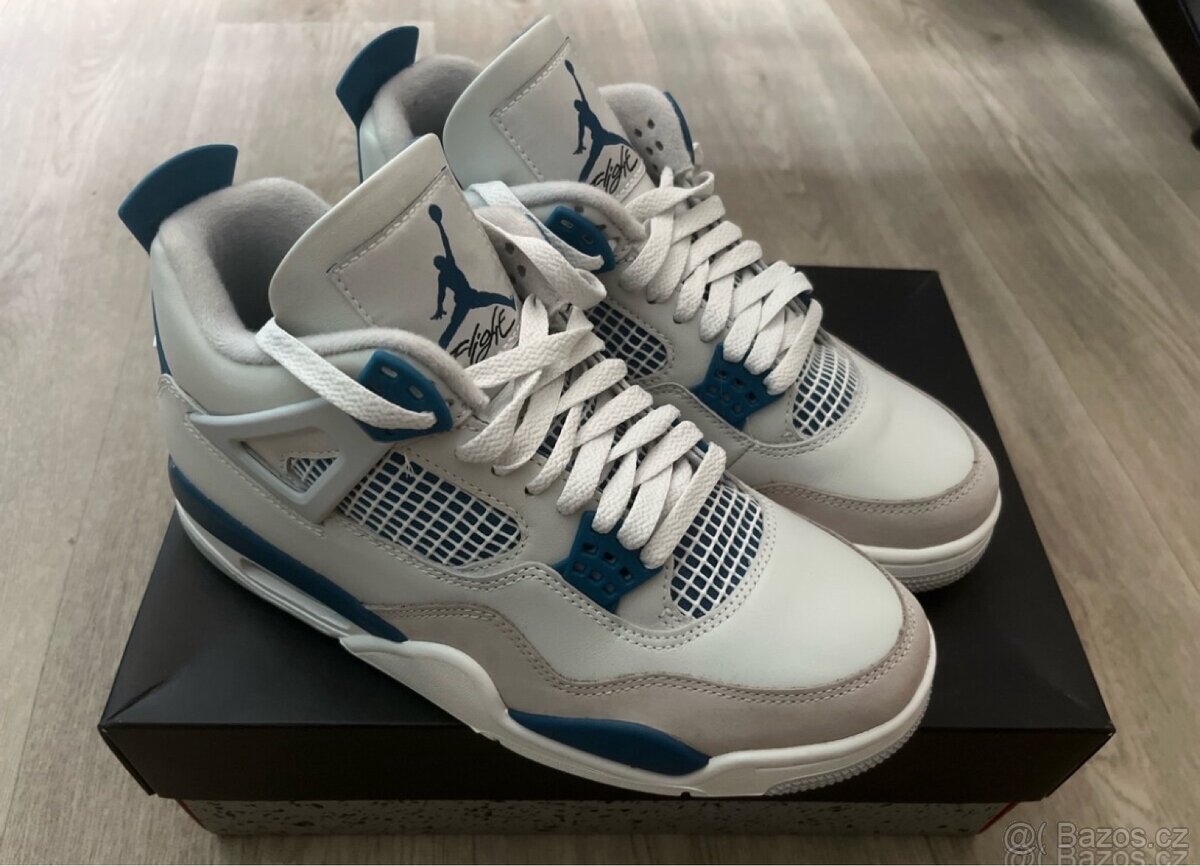 Air Jordan 4 Military Blue