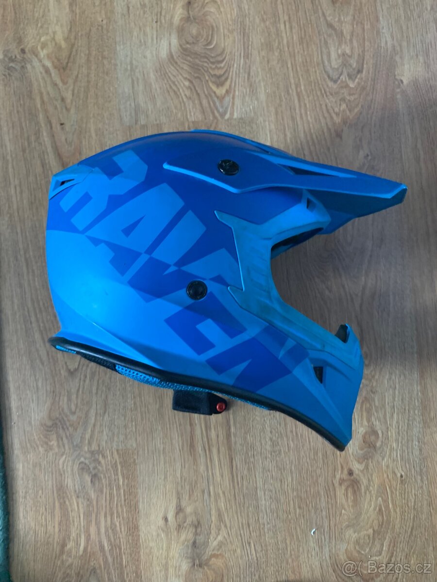 Motocrosova helma Raven