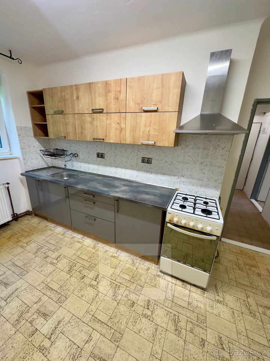 Pronájem bytu 2+1, 55 m2 se zahradou - Praha - Modřany