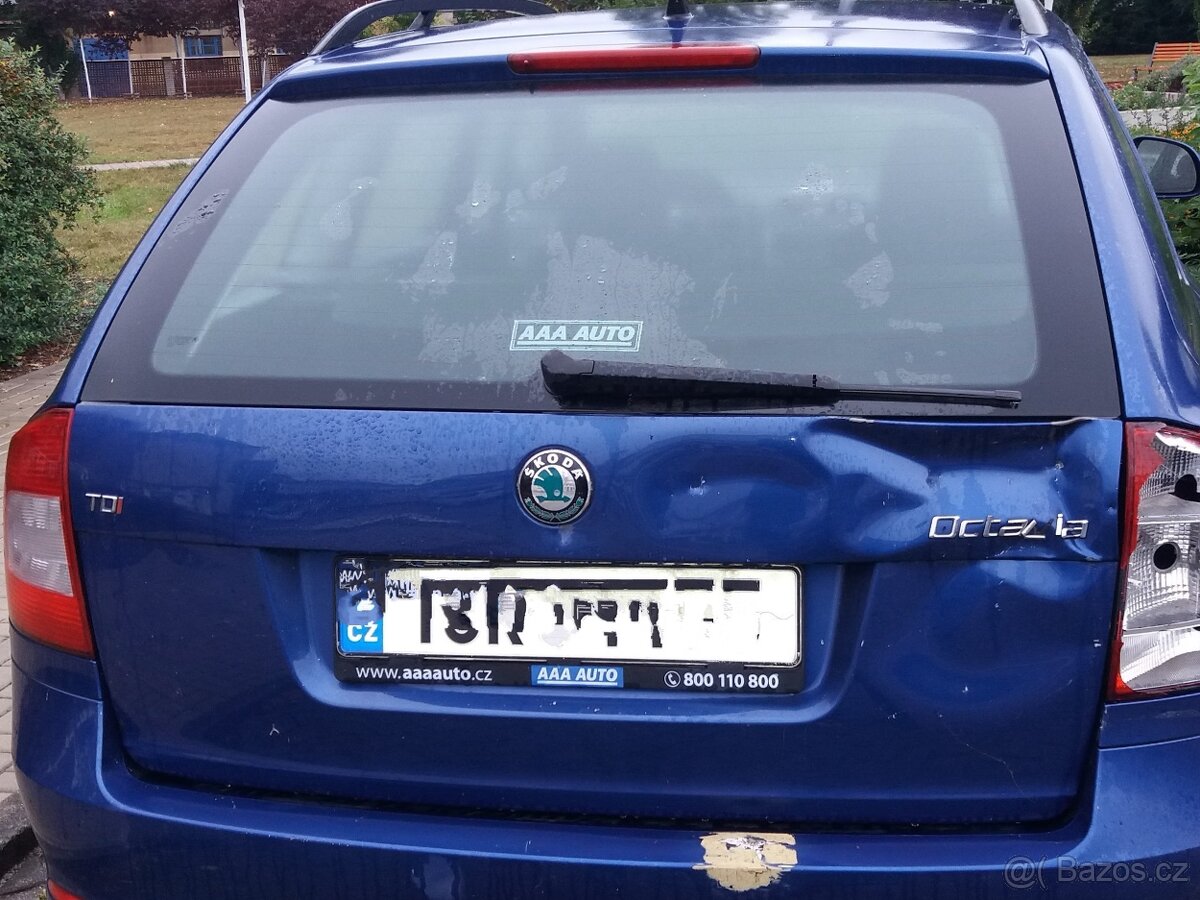 Páté dveře Škoda Octavia kombi 2011