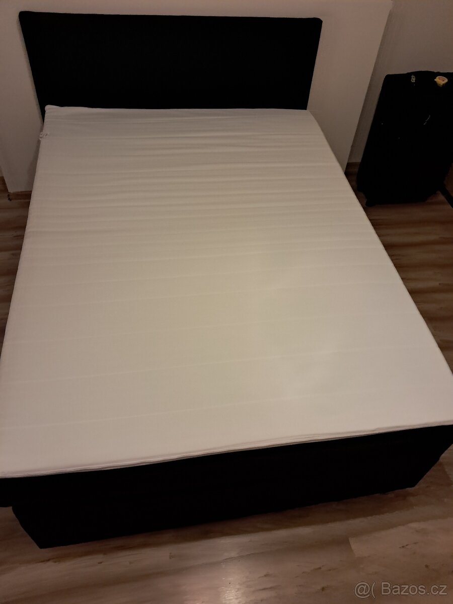 Prodám zánovní postel 140x200