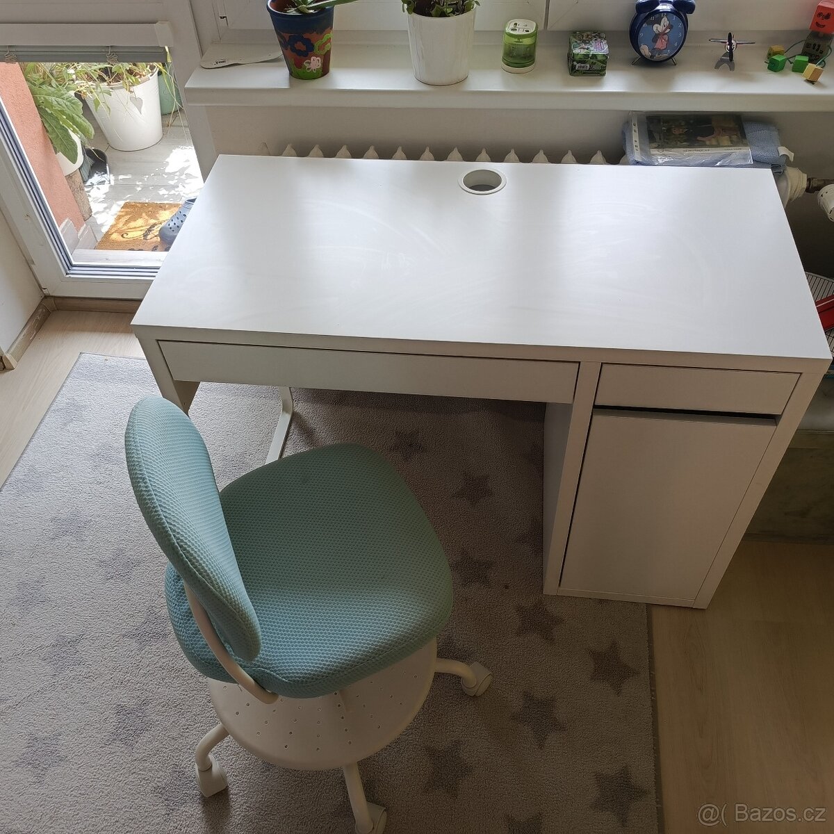 Prodám dětský psací stůl IKEA + židle