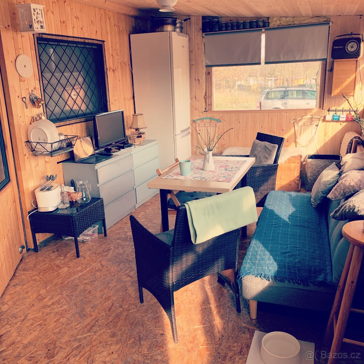 Maringotka s přístavbou k celoročnímu užívání.