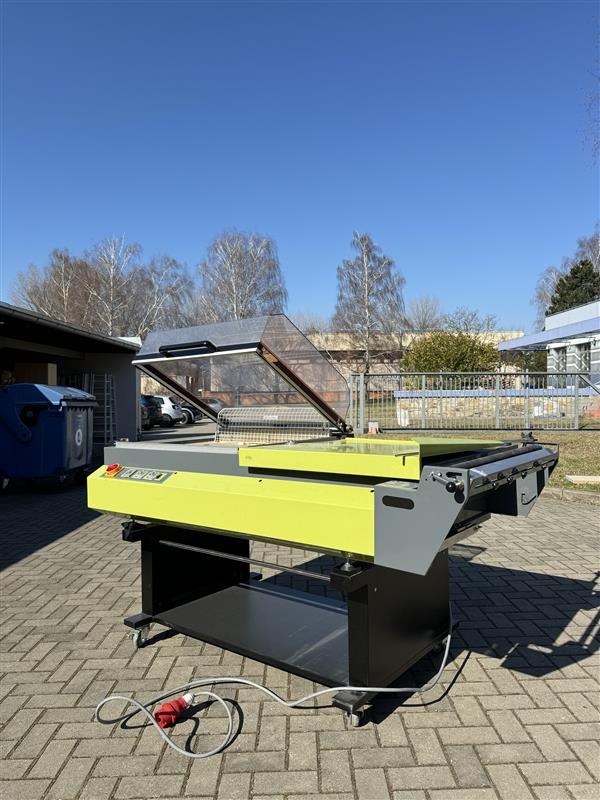 Minimálně používaný Komorový balicí stroj APH-680. TOP STAV