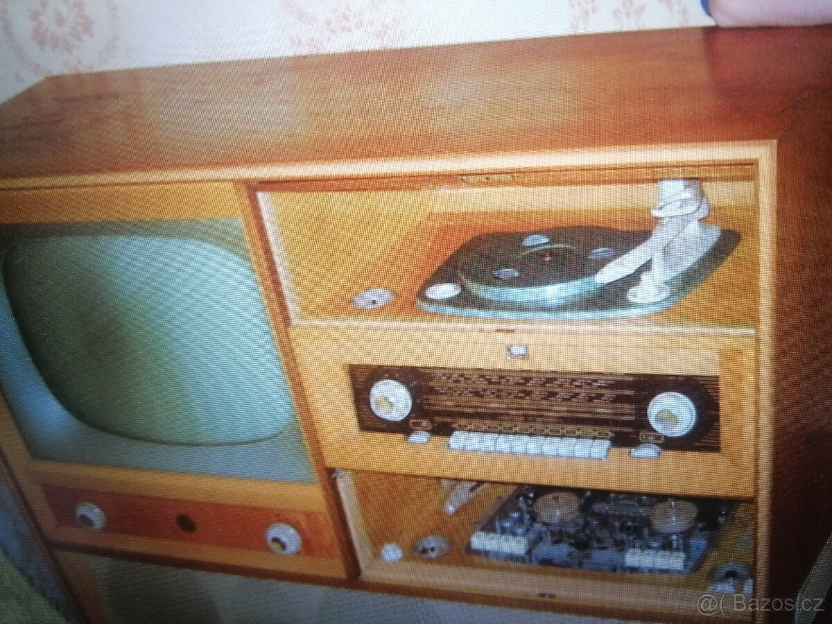 Koupím hudební skříň Tesla s televizorem typ 4314a, 4313a