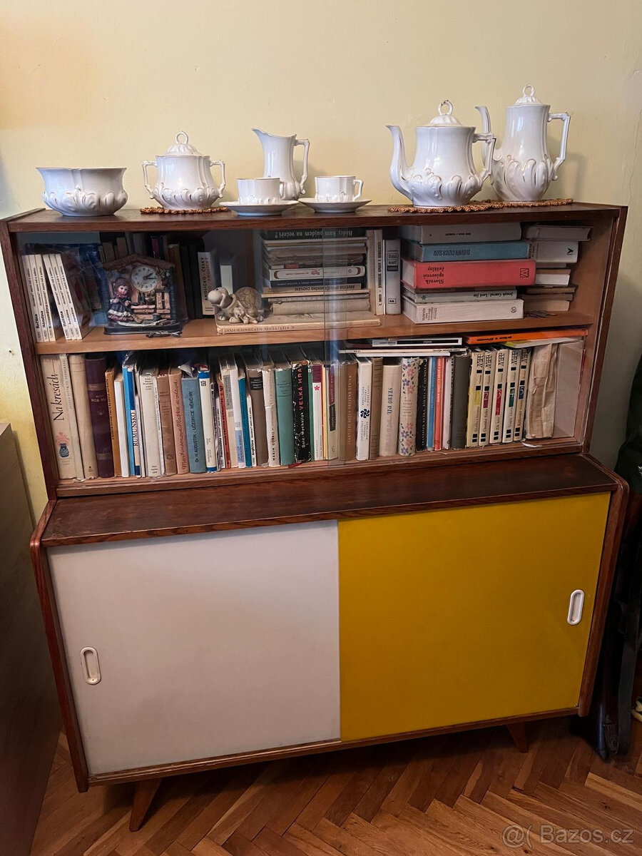 Retro knihovna Jiří Jiroutek