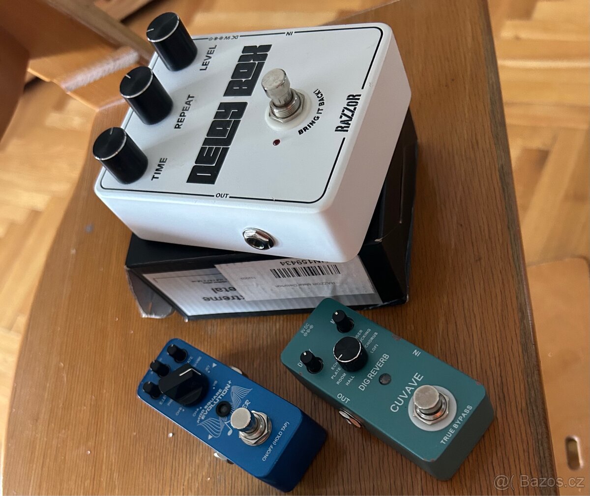 Kytarove efekty pedaly delay reverb revolution