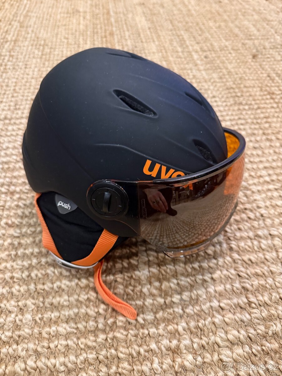 Lyžařská helma Uvex Visor junior
