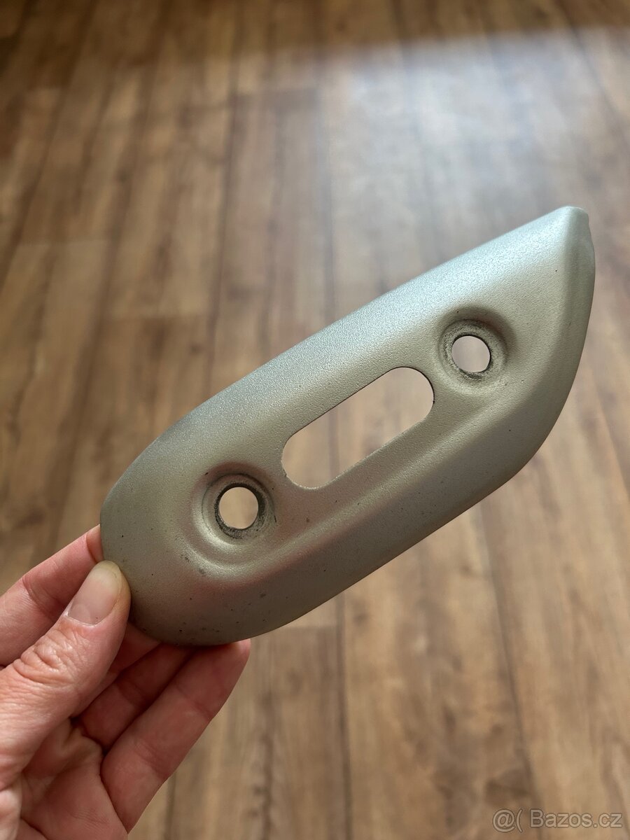 Ducati Monster 696 kryt k výfuku