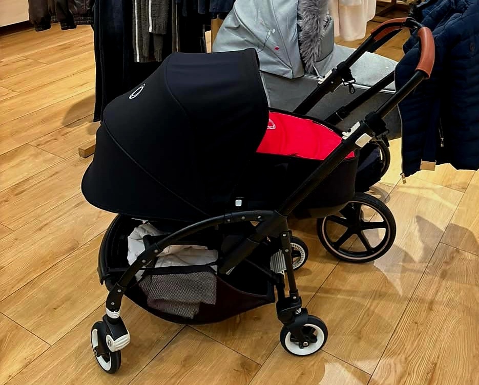 Krásný kočárek bugaboo bee