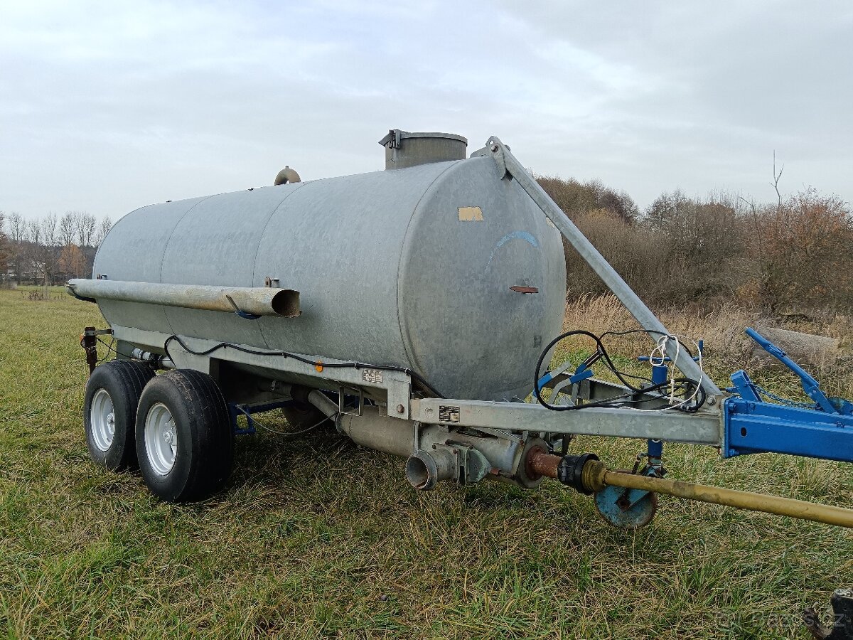 Nasávací Fekál / Cisterna / Nádrž na vodu / Lejta, 6m3