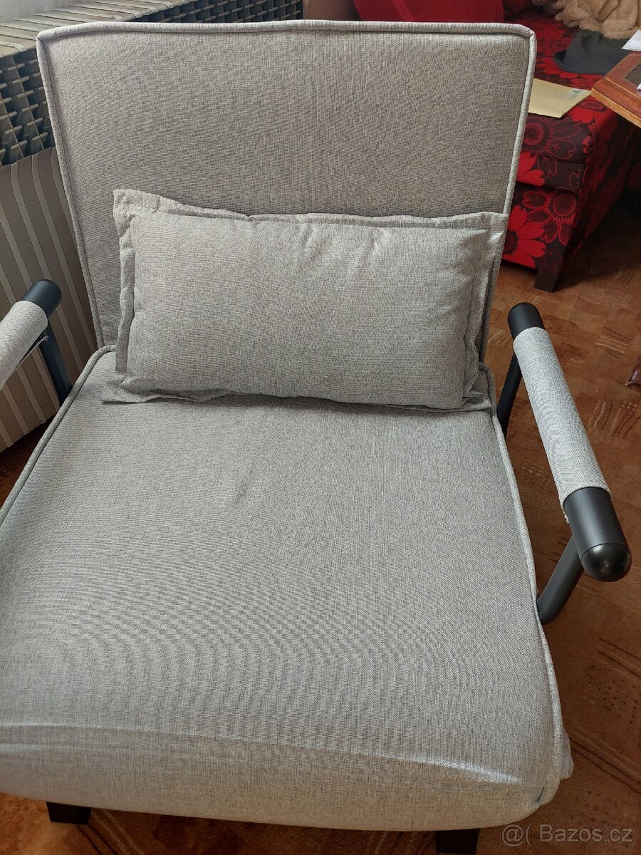 Kombinace křeslo a lůžko