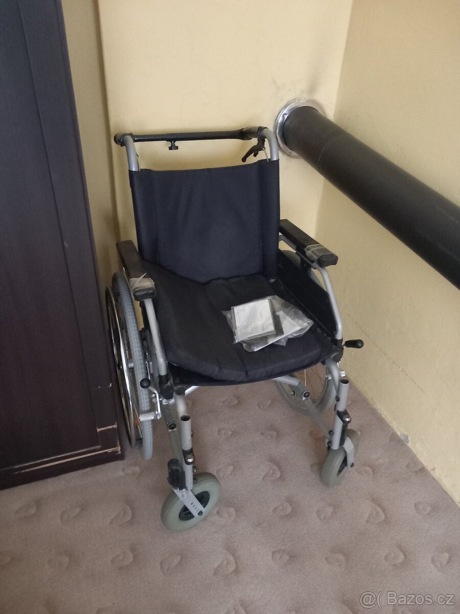 Invalidní vozík 108-23 DMA