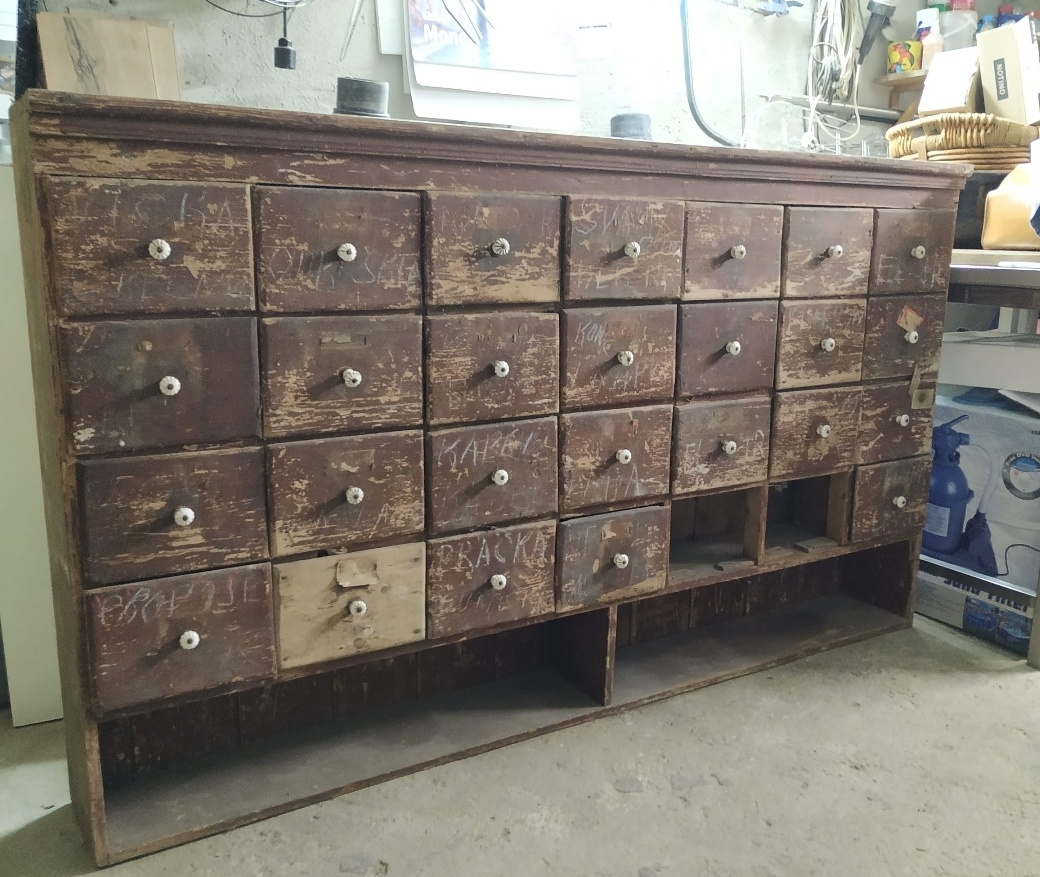 Kupecký regál - šuplíková komoda