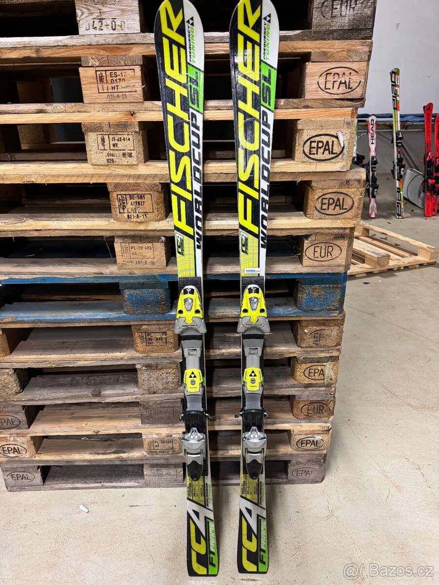 Lyže pro dospělé Fischer rc4 156 cm.