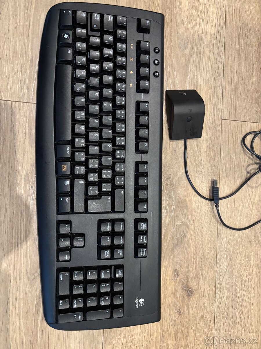 Bezdrátová klávesnice Logitech