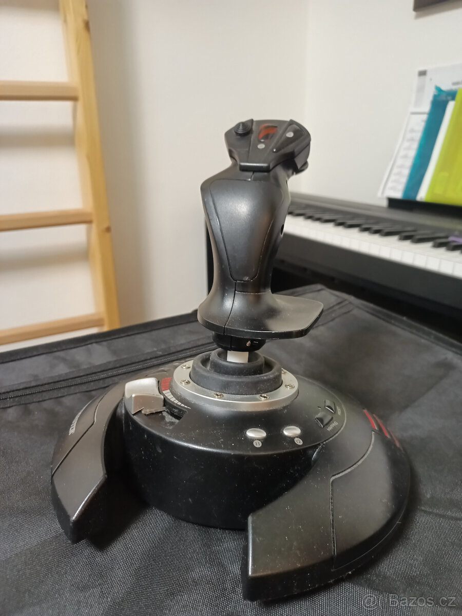 Thrustmaster Stick X 800 Kč