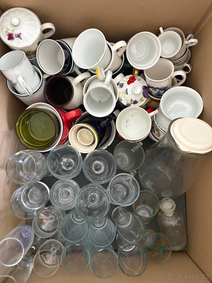 Krabice skleničky a hrnečky