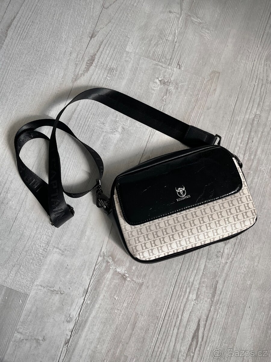 Bullcaptain crossbody bag