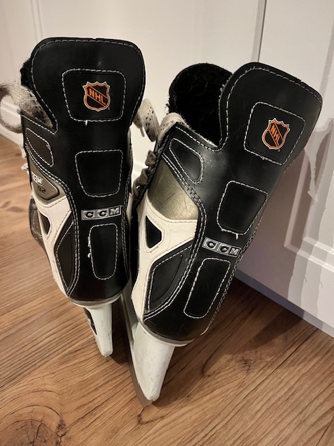 Dětské lední brusle CCM - velikost 34