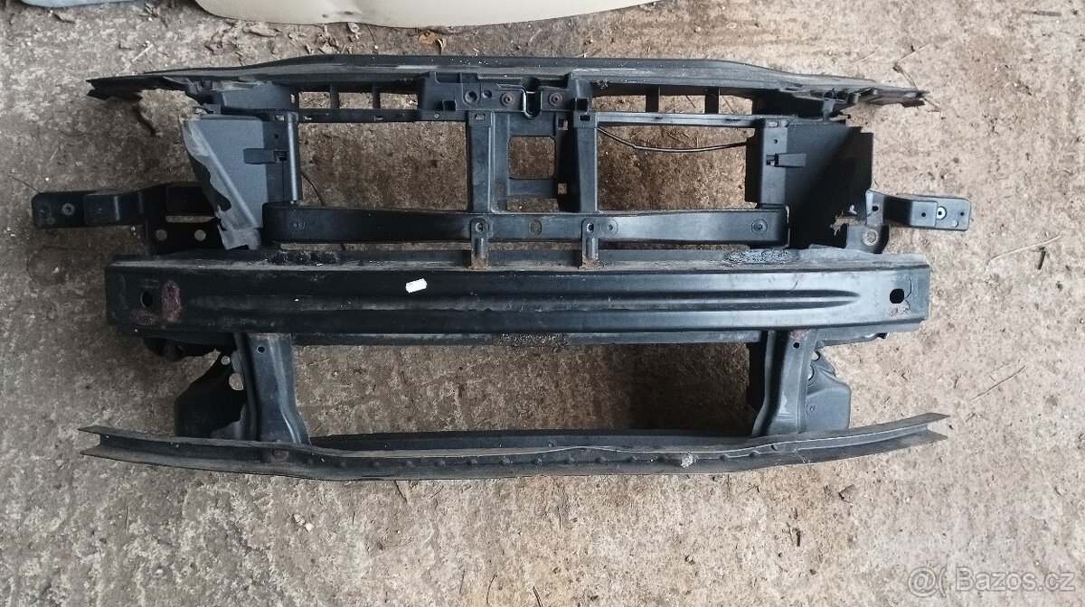 3c0010409j přední maska passat b6