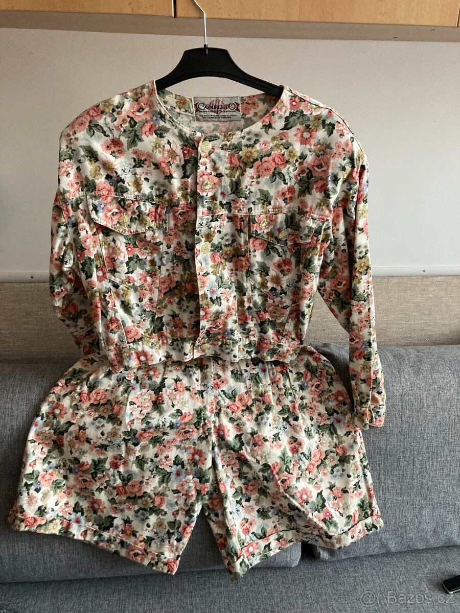 souprava bunda + šortky