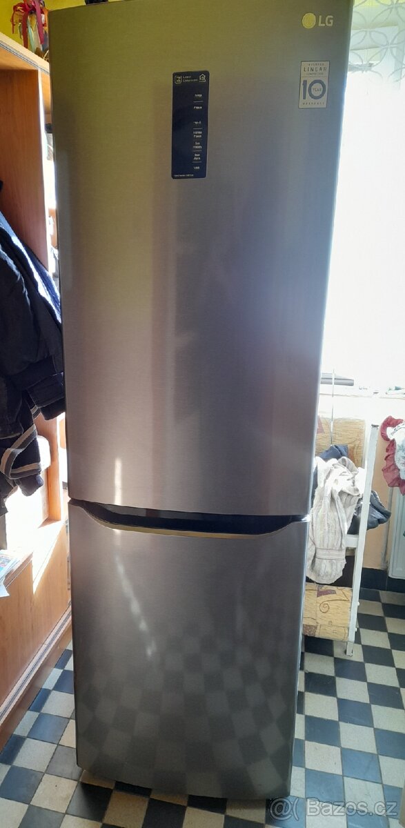 Lednicka s mrazakem LG A++