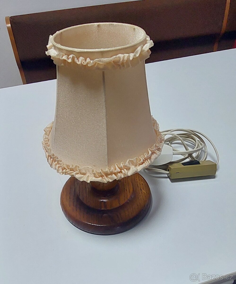 Stolní lampička