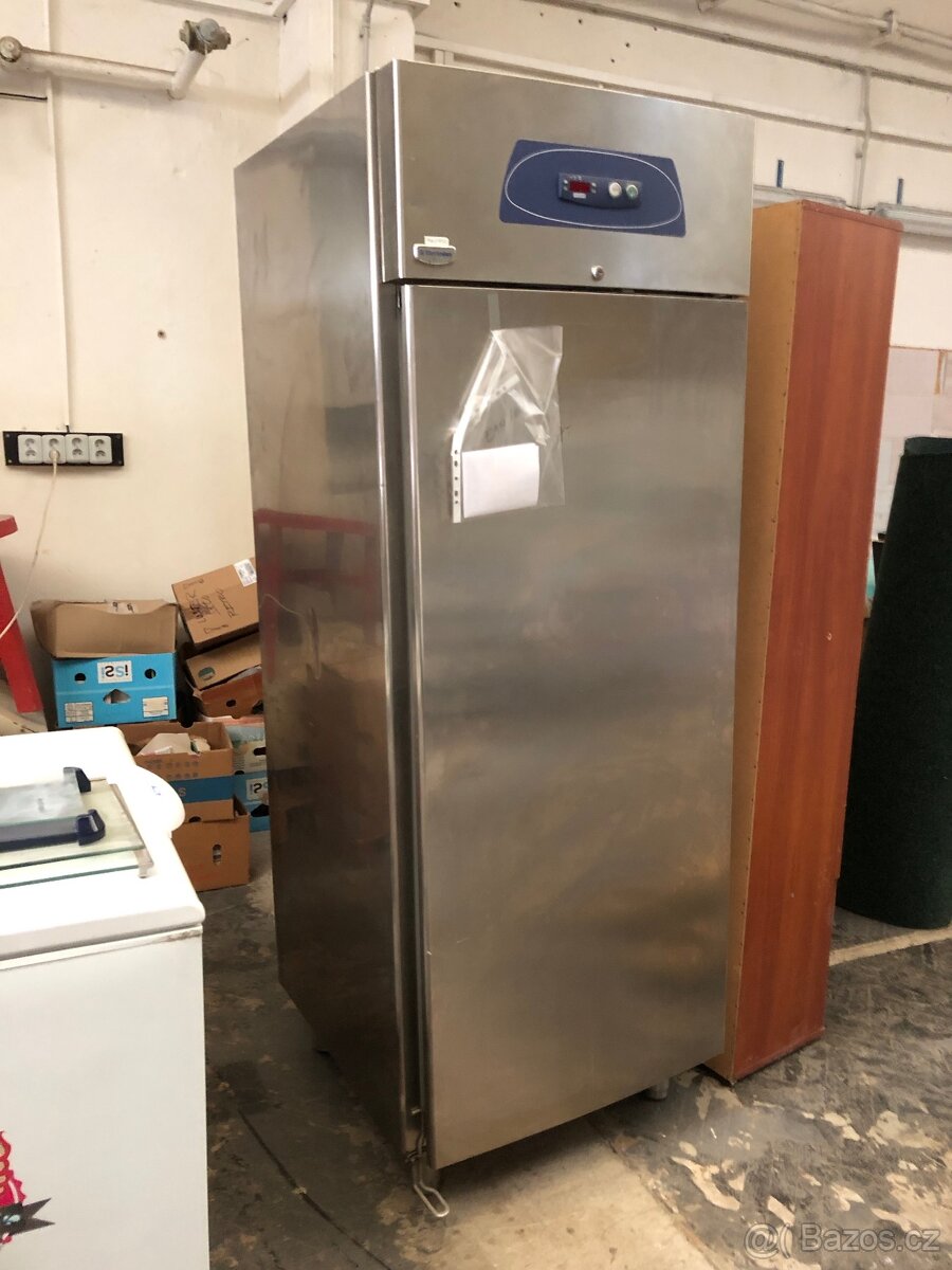 LEDNICE NEREZ ELEKTROLUX TOP