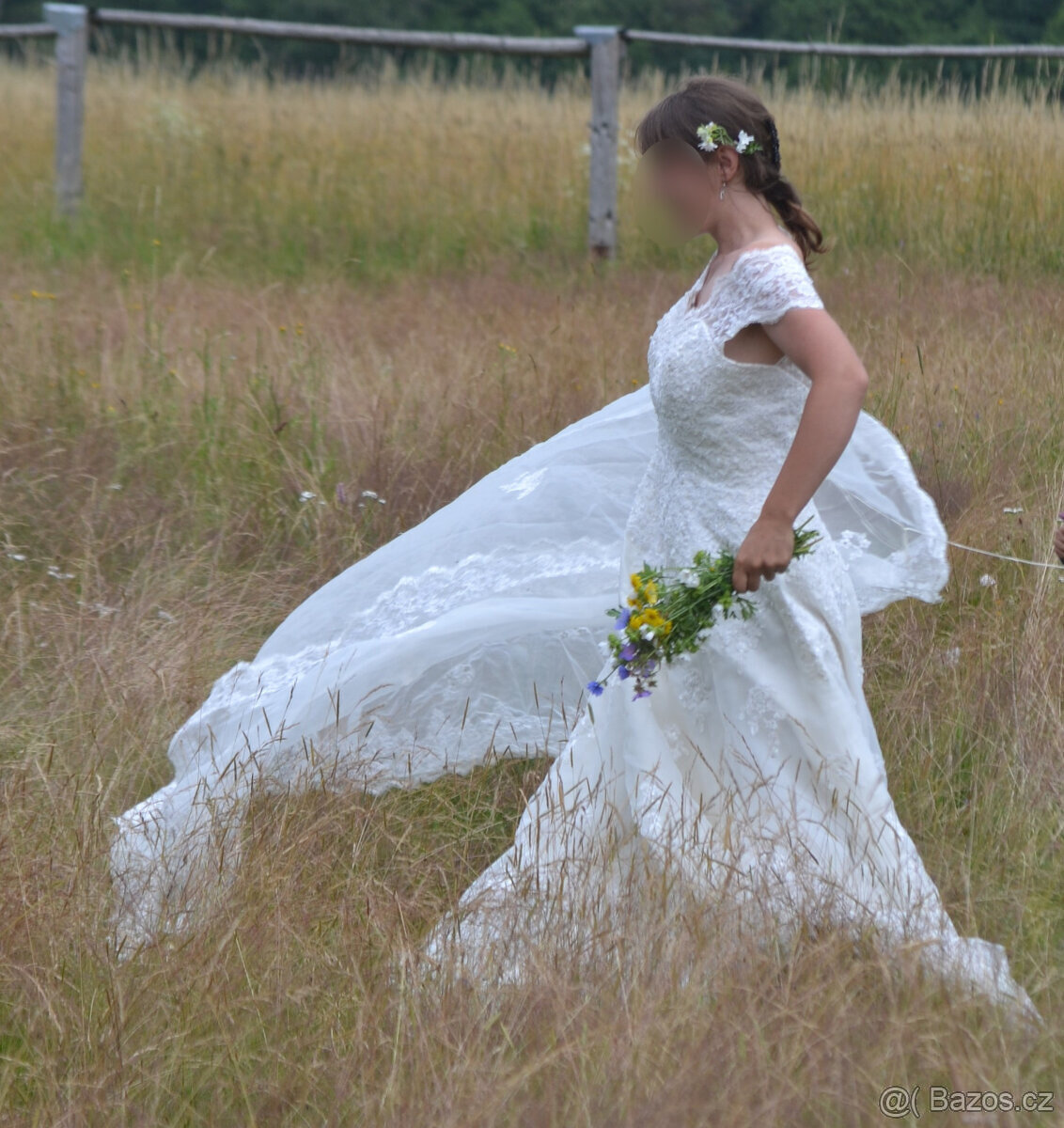 Svatební šaty s vlečkou 40/42 pas 80 cm na cca 160 - 170 cm
