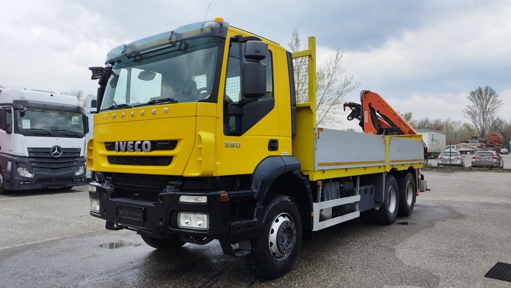 Iveco Trakker 360 6x4 s hydraulickou rukou