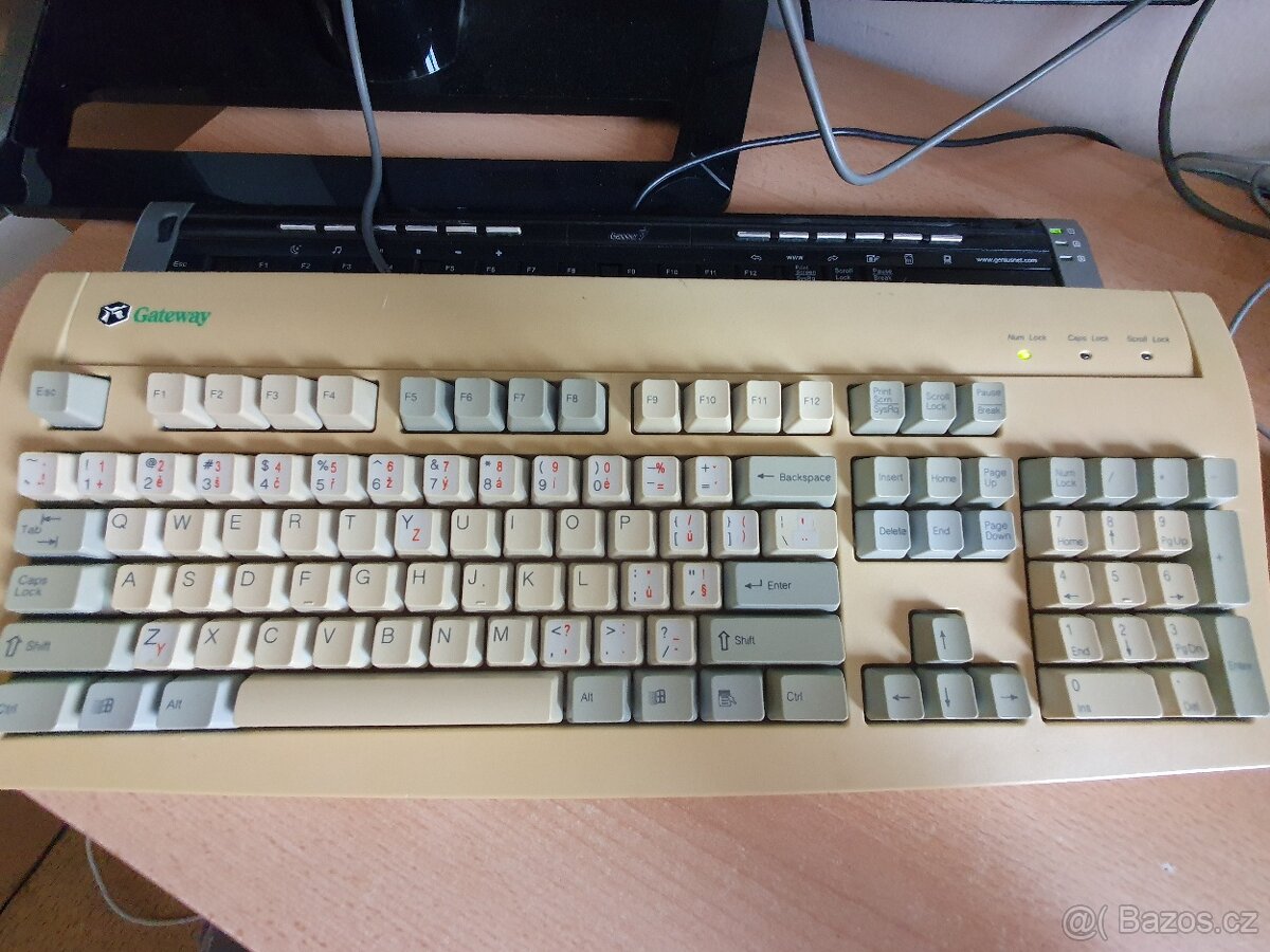 Pro sběratele klávesnice rok cca 1997-98.