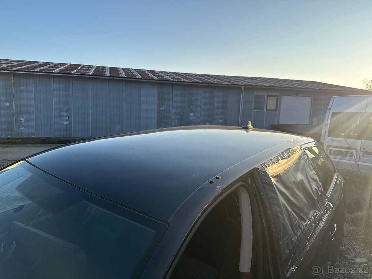 Střecha Octavia 2 combi - výřez karoserie