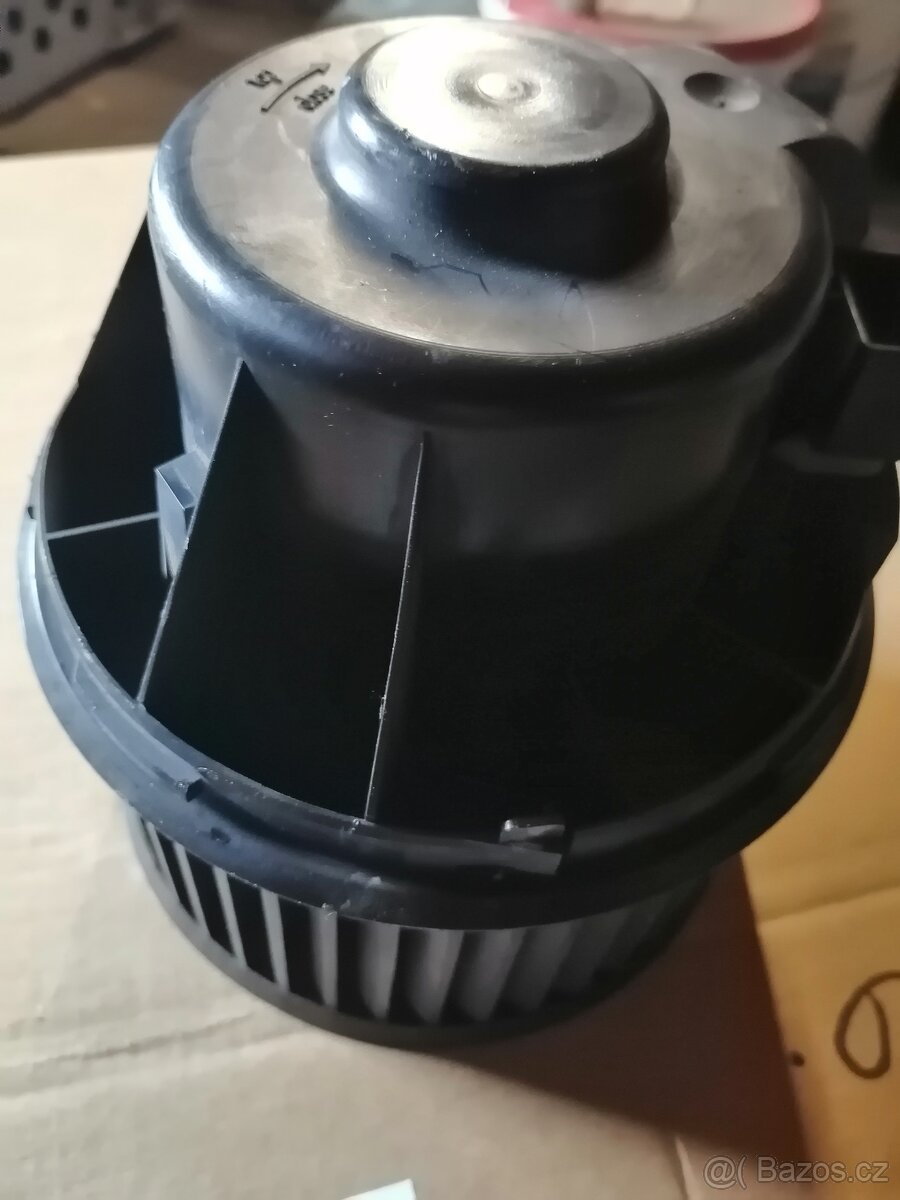 Focus C-MAX ventilátor topení 3m5h18456ad