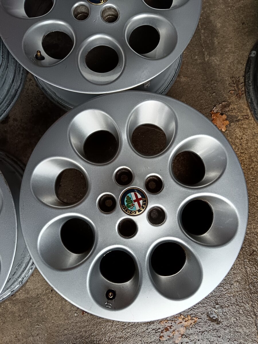 alfa romeo 15" 5x98 6j et 41,5 sada alu