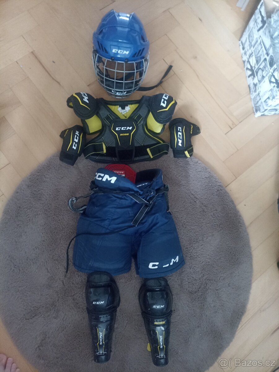 Dětská hokejová výstroj + brusle