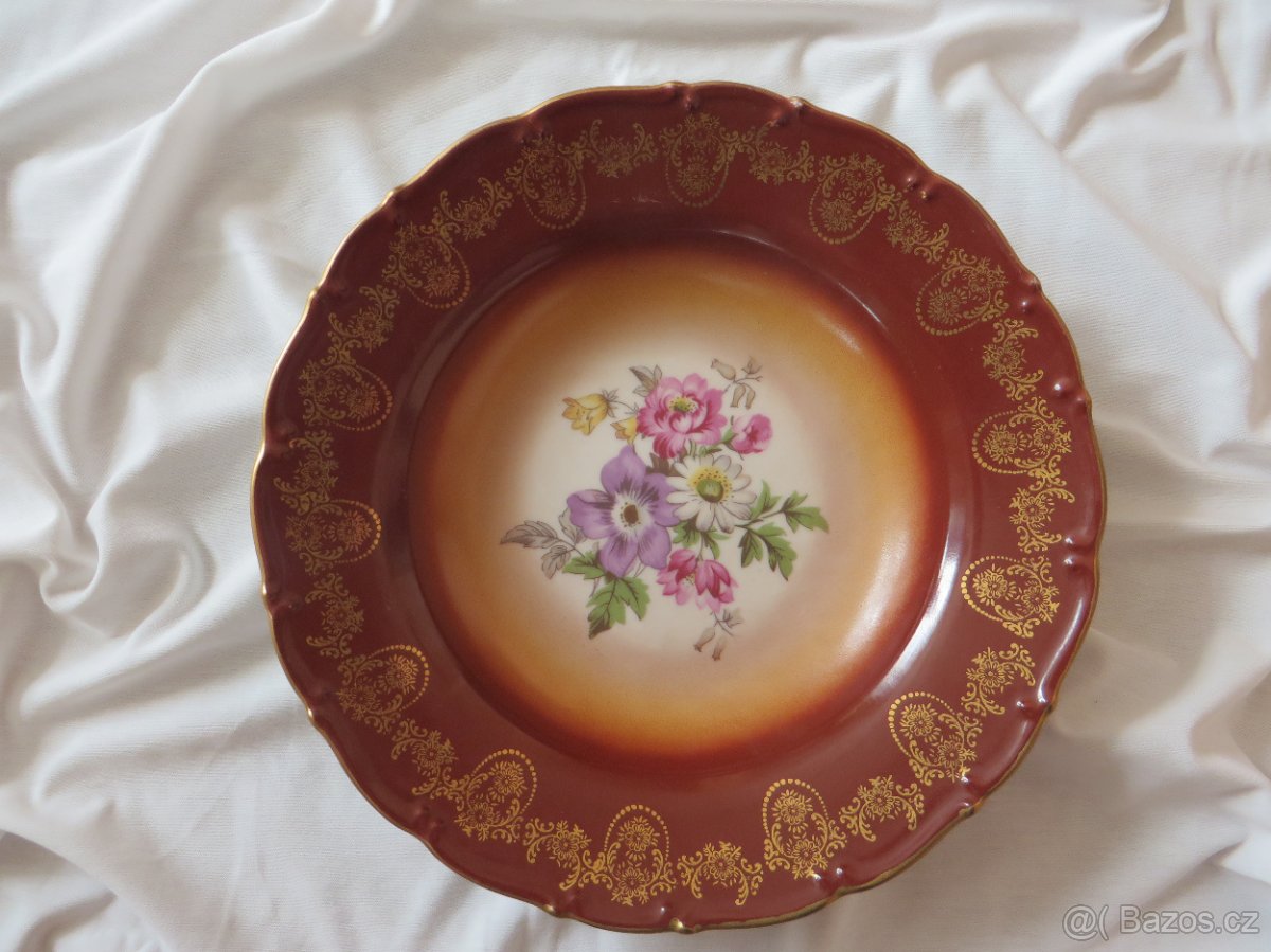 Dekorativní porcelánový talíř