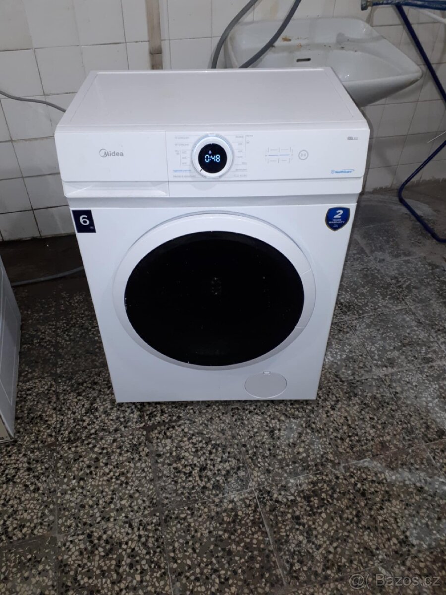 Midea MF 100MF60-CZ 1 1/2 roku stará málo používaná