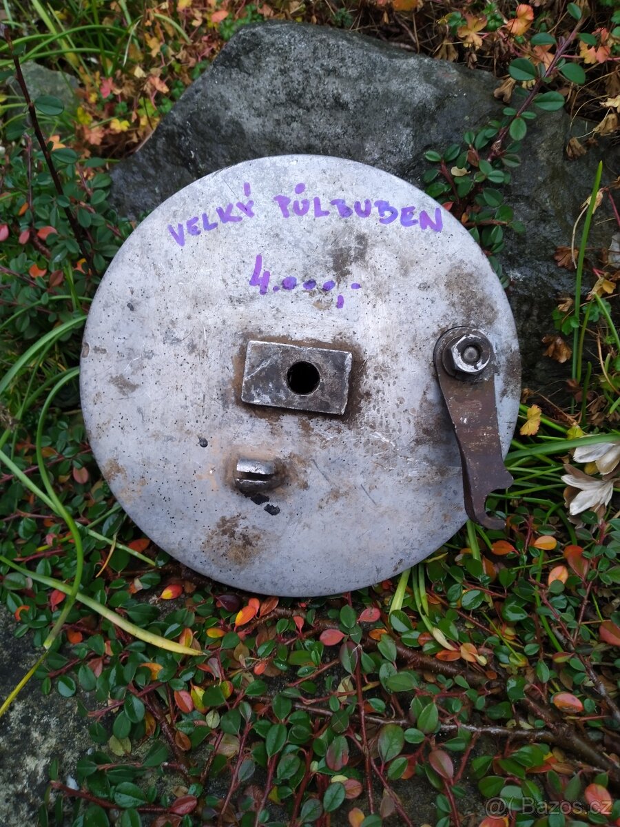 Přední brzdový štít velký půlbuben