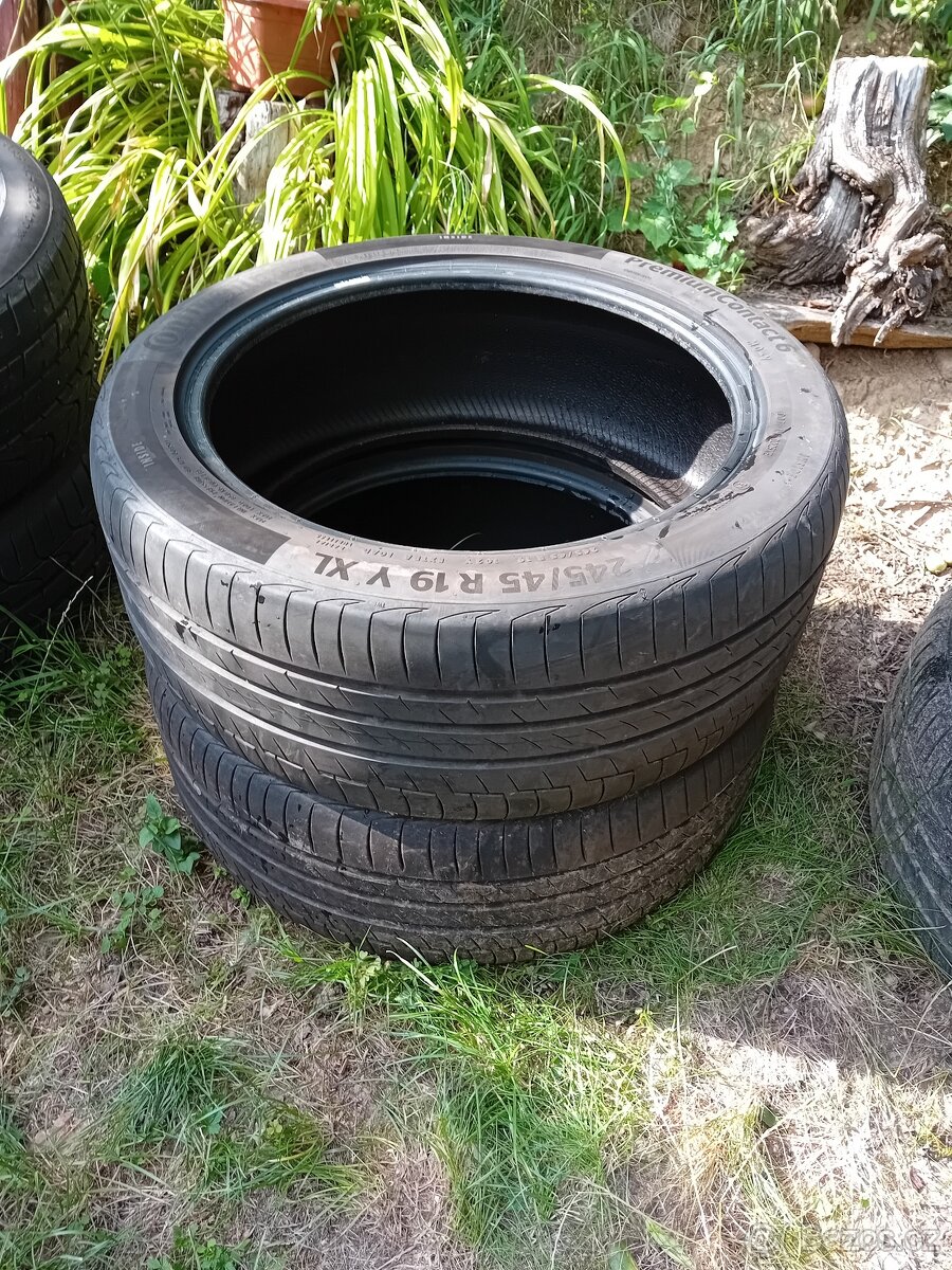 245/45r19