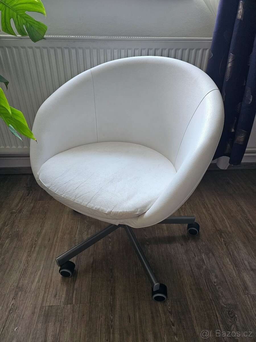 PRODÁM PRACOVNÍ ŽIDLI IKEA SKRUVSTA (IDGULT BÍLÁ) UMĚLÁ KŮŽE