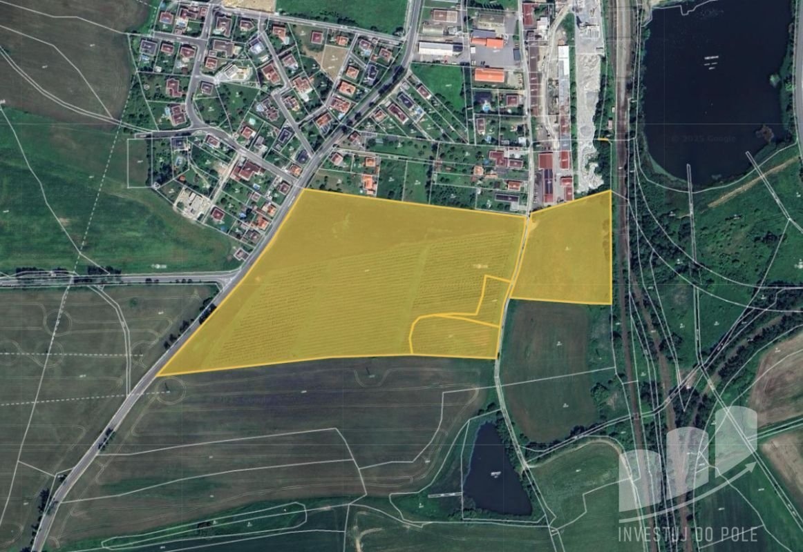 Prodej podílu 1/6 stavebního pozemku 13 387 m², Písek - Smrk
