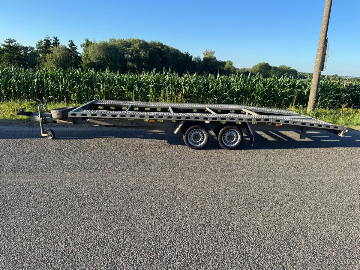 Auto přepravník rok 2018, 3000kg, ložná plocha 550cm