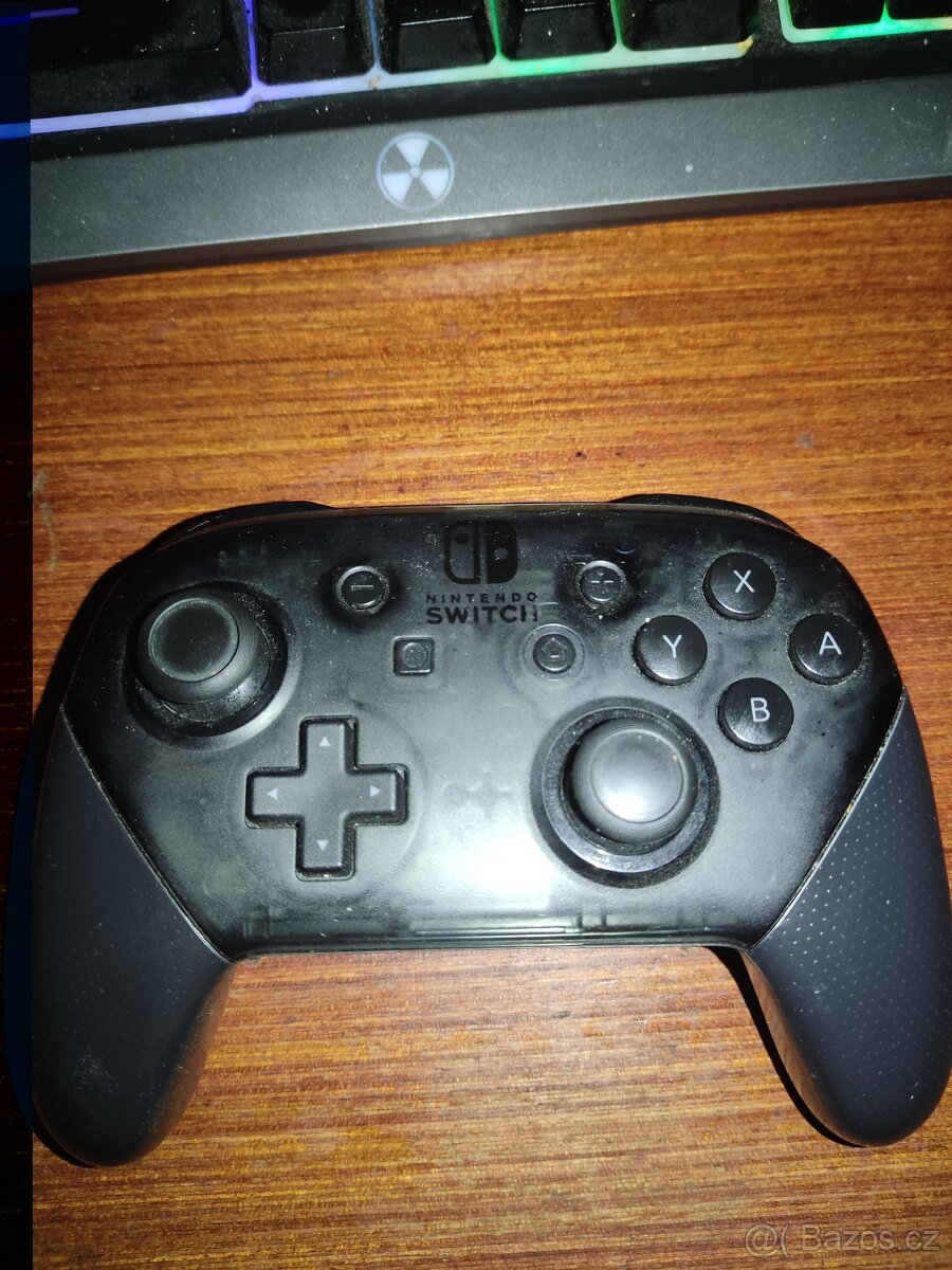Nintendo Switch Pro controller