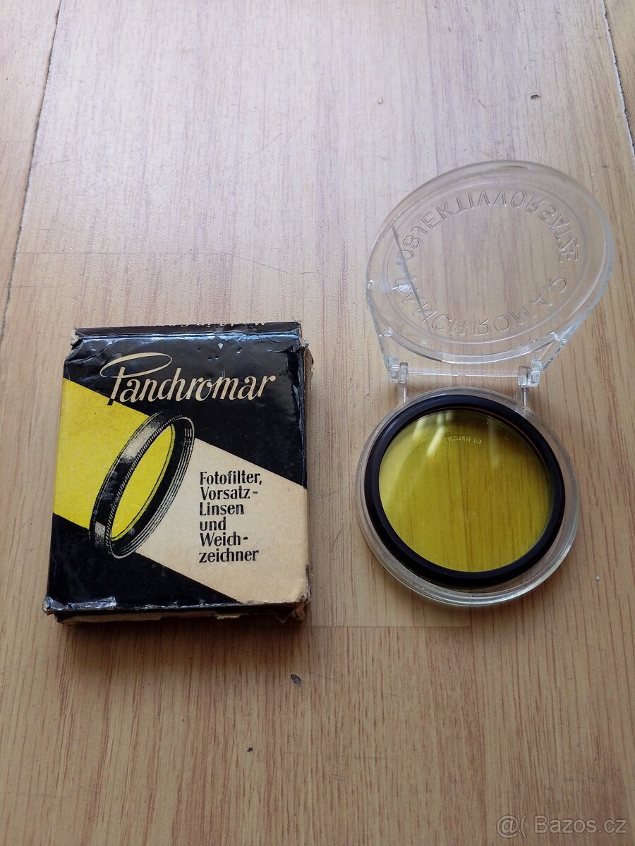 Světelný filtr pro objektiv fotoaparátu