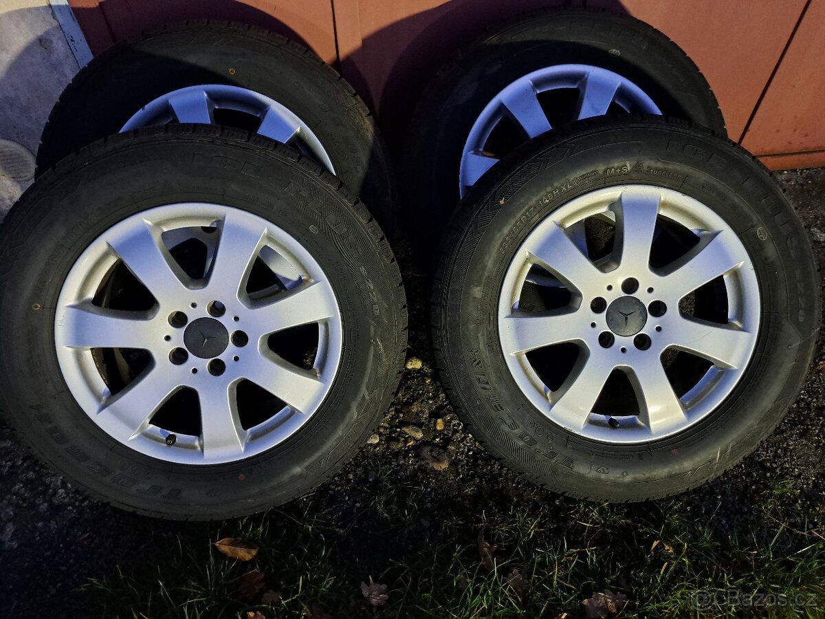 Alu kola s pneu zimni Mercedes 235 65 R17.
