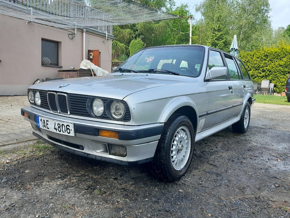 BMW 325ix kombi BMW E30 motor 6 válec pohon 4x4
