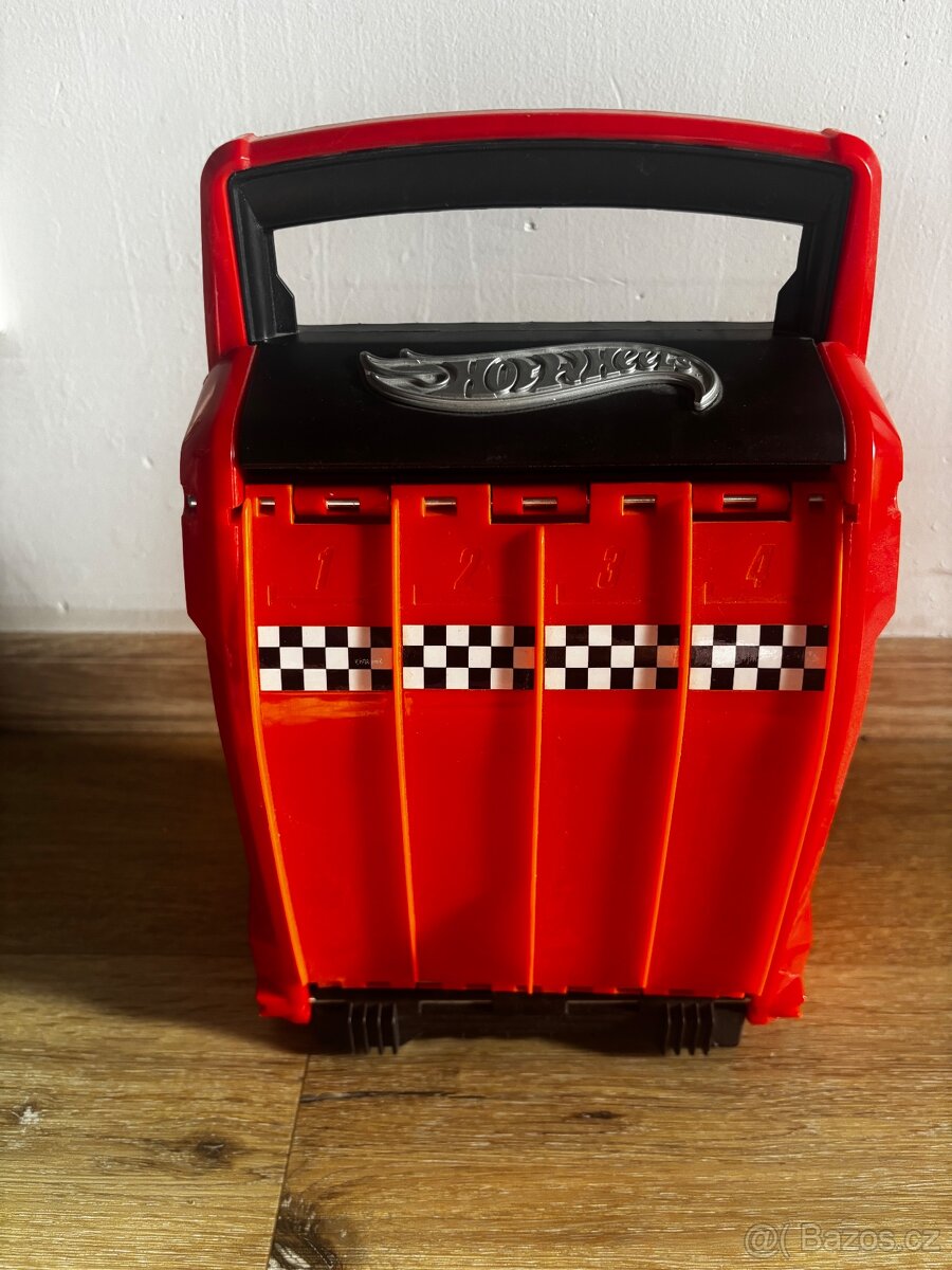 Hot Wheels sada (el. autodráha + hrací foplňk