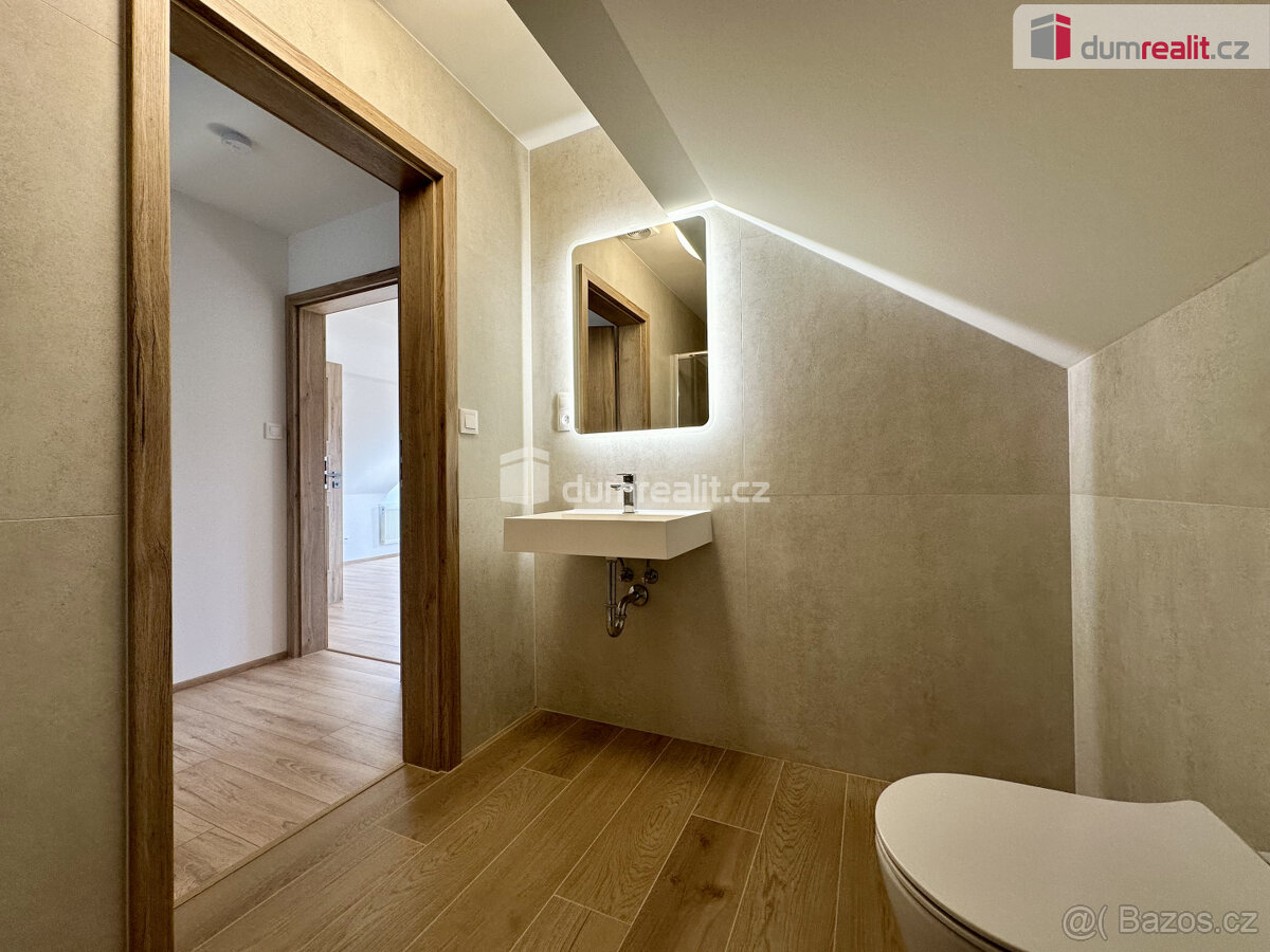 bytová jednotka 2+KK, náměstí Sv. Vavřince, Horní Blatná