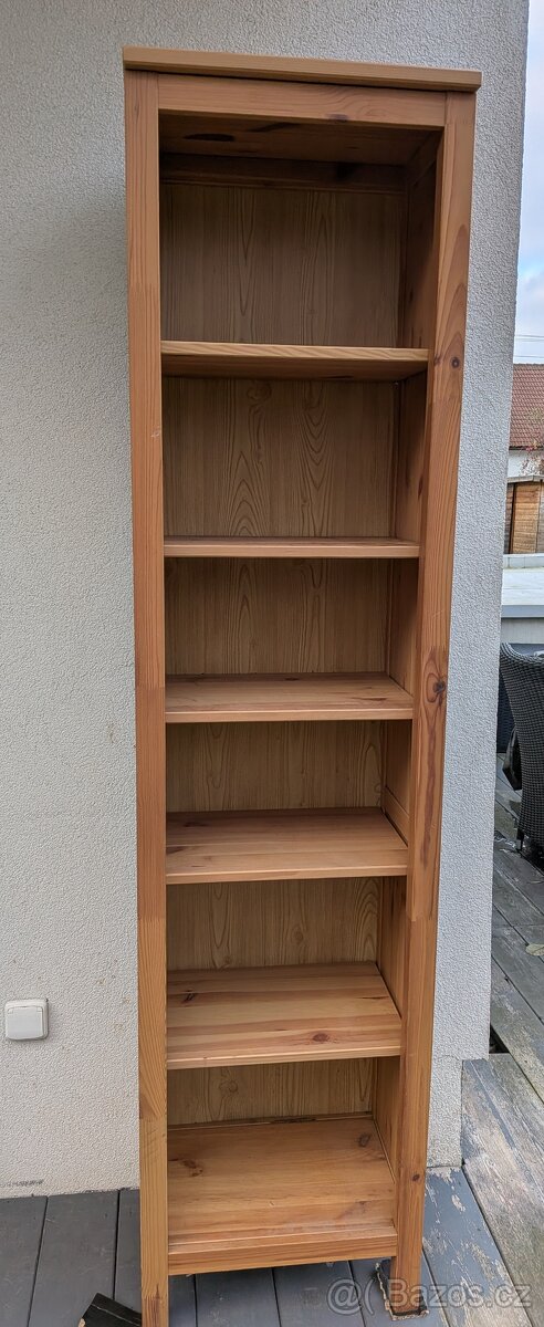 Knihovna IKEA Hemnes